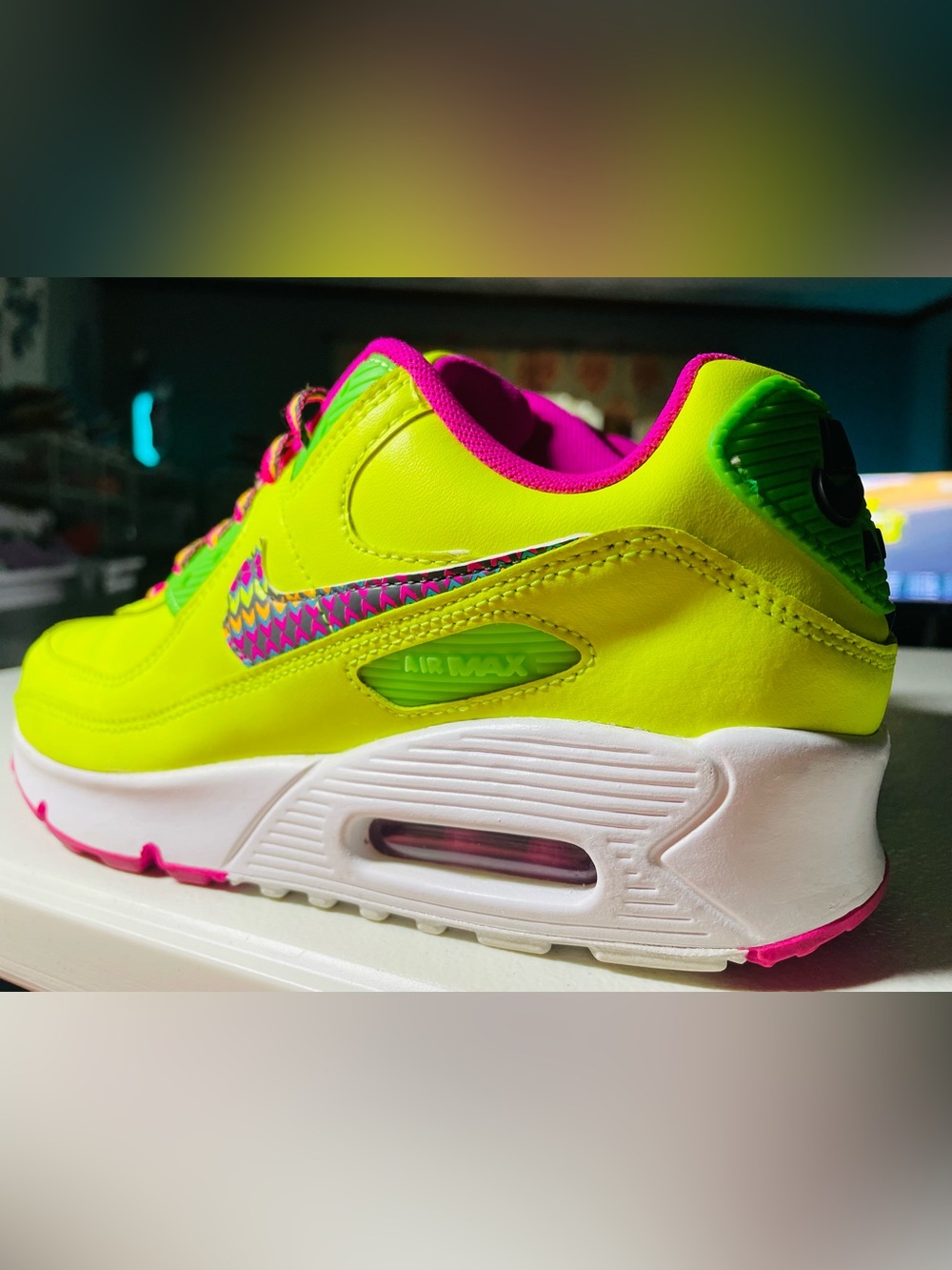 Nike Air Max 90 Leather
Volt Fire Pink (GS)
6Y- 7.5W - Picture 5 of 16